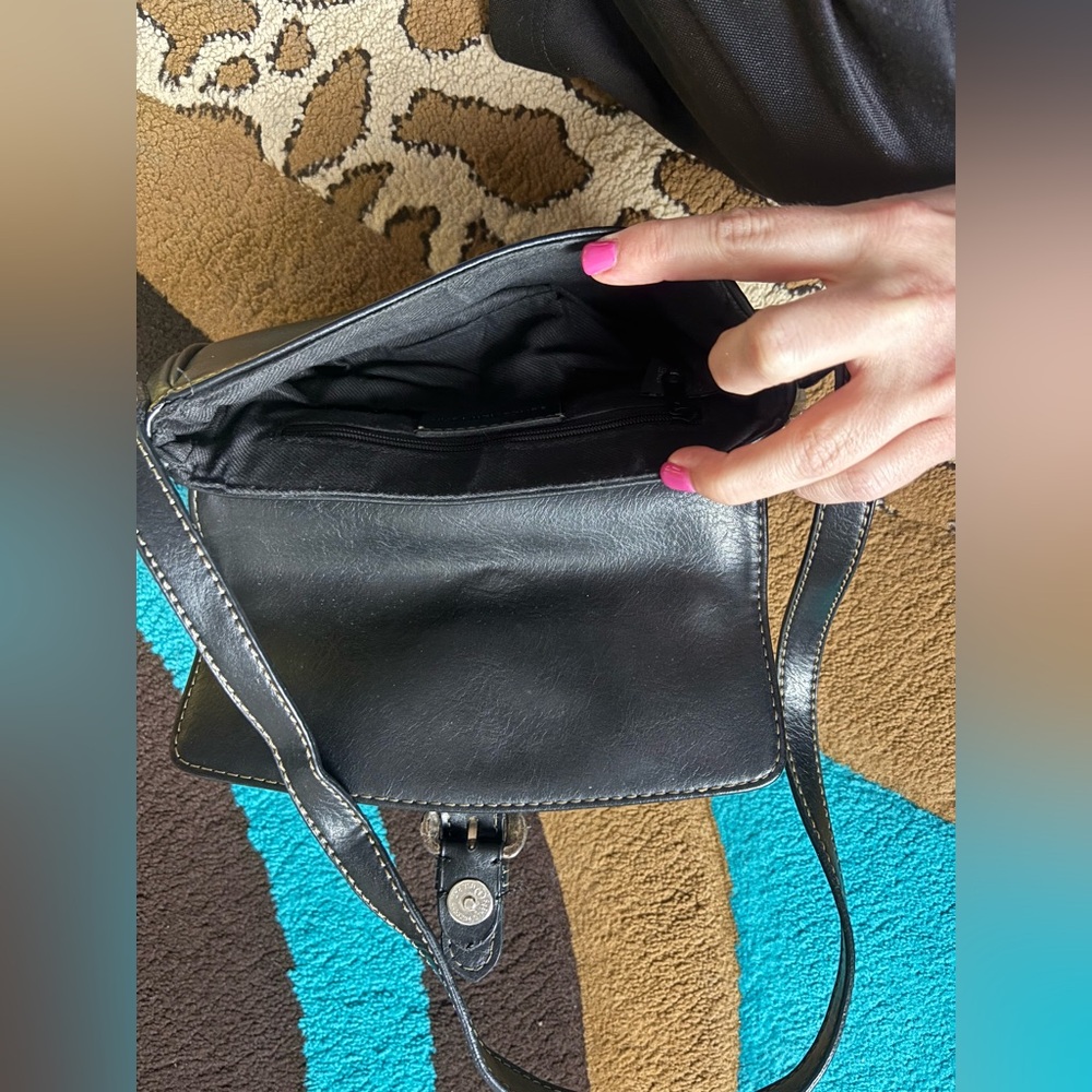 Jones New York Black Leather Shoulder Bag - Picture 3 of 6